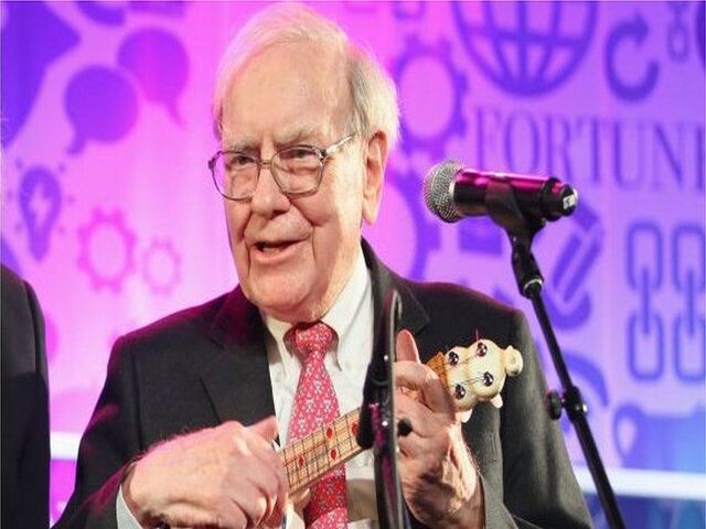 Warren Buffett gia nhập câu lạc bộ 100 tỷ đô ở tuổi 90