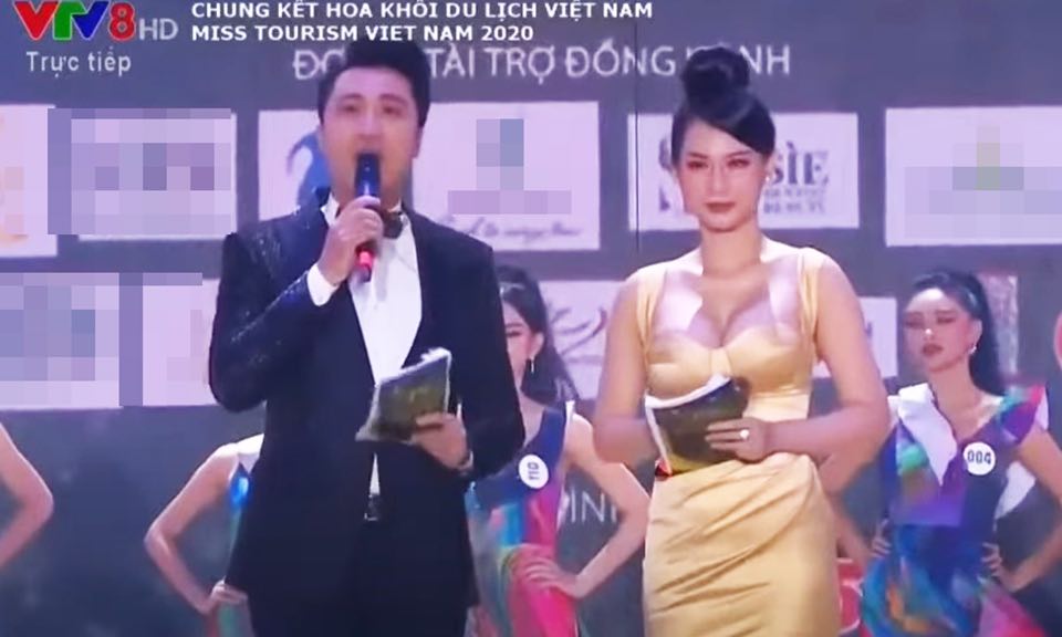MC Quỳnh Chi gây chú ý với thân hình gợi cảm khi mặc váy cup ngực trễ.