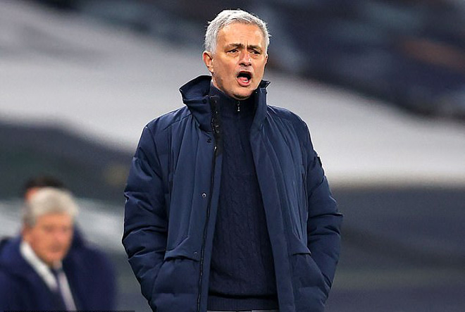 Mourinho mơ nâng cúp vô địch trong lần thứ 1.000 ra sân trên cương vị HLV trưởng