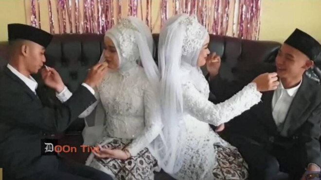 Đám cưới của 2 cặp song sinh diễn ra cùng ngày khiến nhiều người bất ngờ.