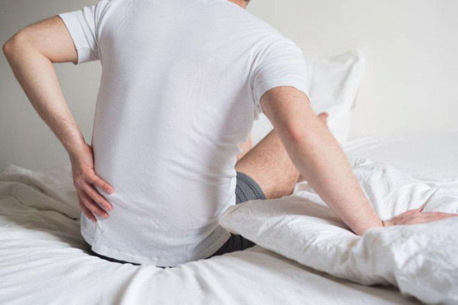 8 loại bệnh nghiêm trọng có thể tàn phá sức khỏe chỉ xuất phát từ cơn đau lưng - 1