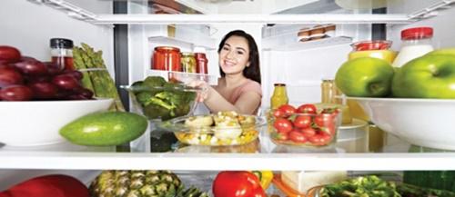 Tủ lạnh chứa nhiều đồ ăn vì thế thường có mùi, tuy nhiên với những mẹo vặt nhỏ bạn có thể khử mùi dễ dàng.