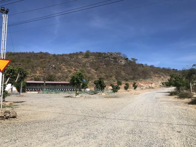 Đường lên núi Tàu. Ảnh: Bùi Phụ