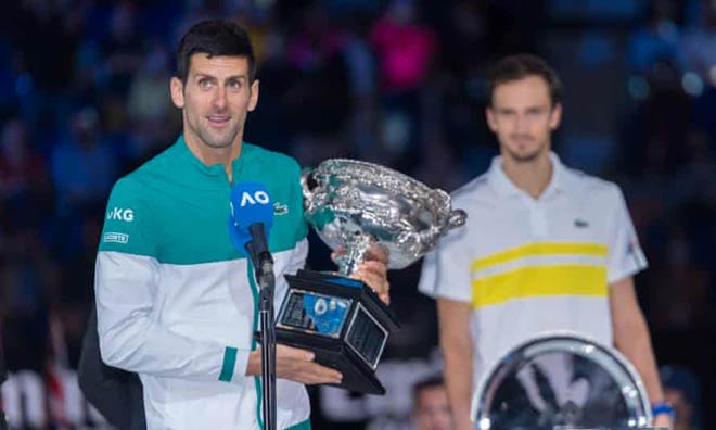 Djokovic vừa thắng nhàn Medvedev sau 3 set để đăng quang chức vô địch Australian Open đầu năm nay