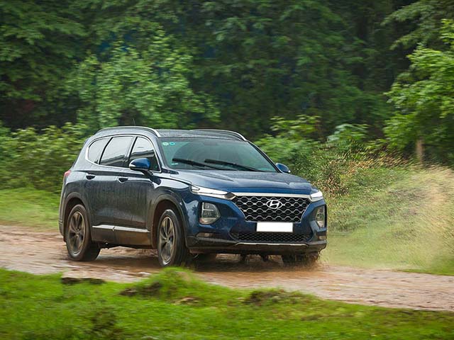 Giá xe Hyundai Santa Fe lăn bánh tháng 3/2021