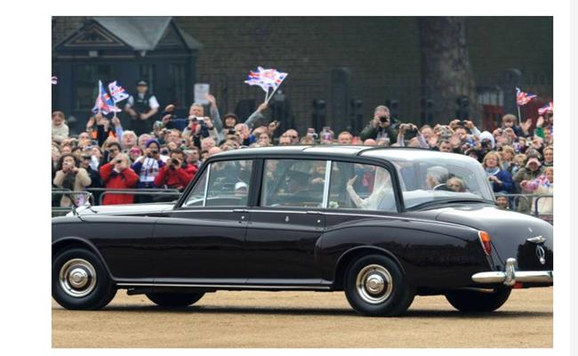 Kate Middleton từng di chuyển bằng chiếc Rolls Royce Phantom IV cùng cha mình đến Tu viện Westminster ở London trong đám cưới thế kỷ.
