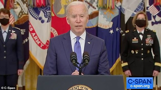 Hồi đầu tháng này, ông Biden lúng túng khi không nhớ tên Bộ trưởng Quốc phòng.