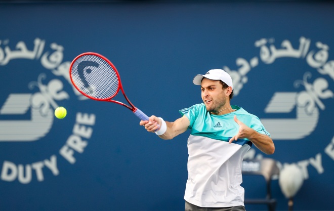 Aslan Karatsev tiếp tục cuộc hành trình thần kỳ ở&nbsp;Dubai Tennis Championships 2021