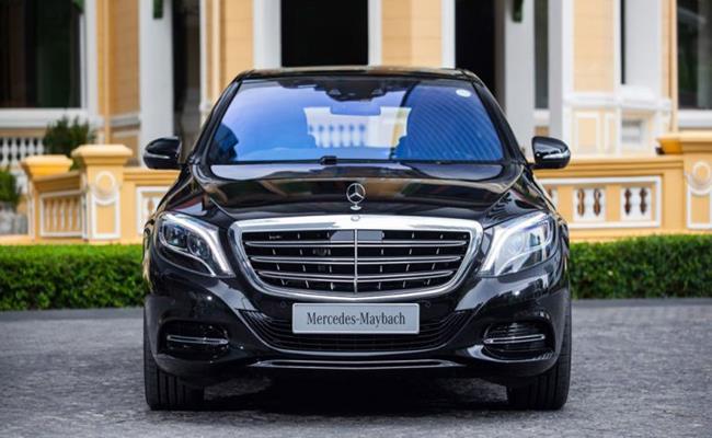 Mercedes Maybach là một trong những dòng xe Sedan sở hữu ngoại thất tinh tế, nội thất xa hoa kết hợp công nghệ tiện nghi, an toàn.