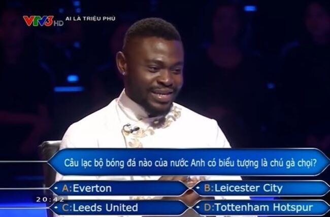 'Ai là triệu phú' cũng từng gây tranh cãi khi có sự nhầm lẫn về linh vật của đội bóng Tottenham Hotspur. Theo đó, linh vật biểu tượng của Tottenham Hotspur là Chirpy Cockerel - một chú gà trống. 'Ai là triệu phú' đưa ra câu hỏi là 'gà chọi' được nhận xét là câu hỏi sai, khiến người chơi bối rối. 

