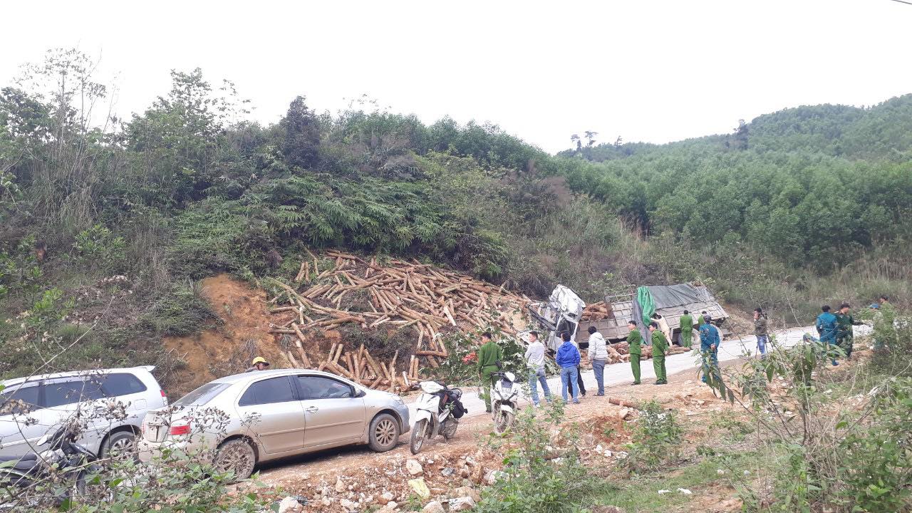 Ngày 23/3, tại xe ô tô mang BKS 36C-136.40 đi xuống dốc theo hướng từ xã Trí Nang – thị trấn Lang Chánh khi đi đến xã Trí Nang, huyện Lang Chánh đã đâm vào taluy dương bên phải theo hướng đi khiến 7 người trên xe tử vong.