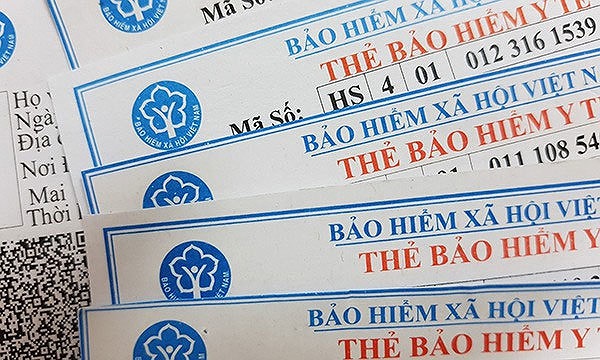 Thẻ bảo hiểm y tế.