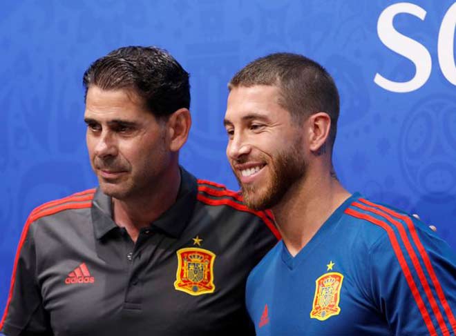 Sergio Ramos vẫn trì hoãn gia hạn hợp đồng với Real Madrid khiến huyền thoại Fernando Hierro lo lắng, còn MU mừng thầm