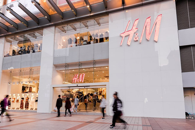 Hơn 400 địa điểm H&M bỗng nhiên biến mất trên bản đồ Trung Quốc - 1