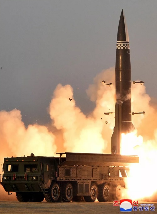 Cận cảnh tên lửa đạn đạo chiến thuật Triều Tiên khai hỏa hôm 25.3.