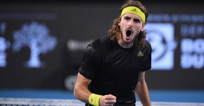 Tsitsipas đánh bại Dzumhur để tiến vào vòng 3 Miami Open năm nay