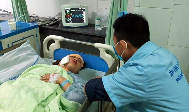 Nạn nhân Lê Thị Mai đang được điều trị tại bệnh viện.