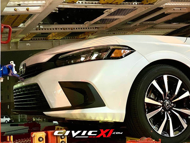 Honda Civic 2022 xuất hiện không che chắn trên xe vận chuyển - 2