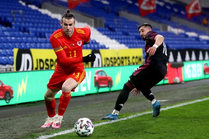 Bale trong màu áo ĐT Xứ Wales