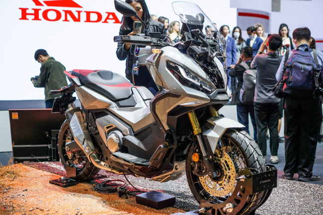 Honda X-ADV 2021 là mẫu xe tay ga phượt rất độc đáo.
