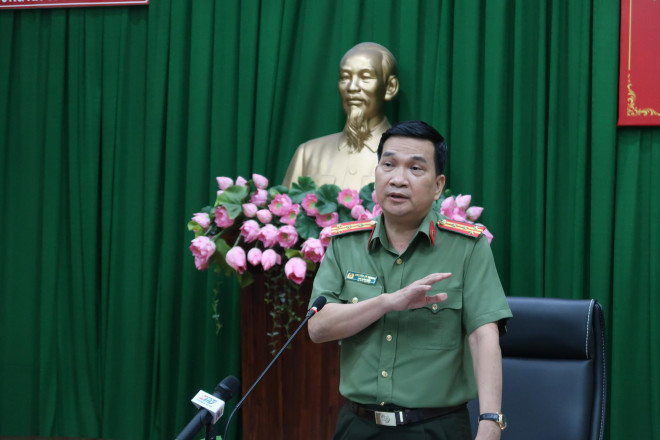 Theo đại tá Nguyễn Sỹ Quang, việc nhiều người yêu thương cháu bé bị bạo hành là điều đáng trân quý, song tình thương nên đúng nghĩa