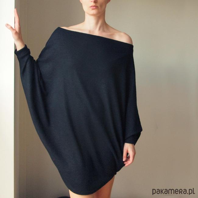 Áo oversize thụng dài, mầu đen