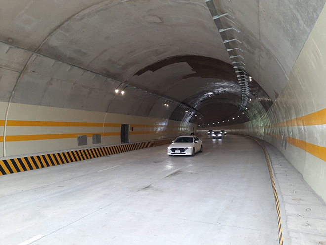 Ngay trong ngày đầu năm 2022, tỉnh Quảng Ninh đã đưa 2 công trình giao thông trọng điểm là cầu Tình Yên, đường bao biển Hạ Long, Cẩm Phả vào hoạt động và chính thức thông tuyến kỹ thuật cao tốc Vân Đồn – Móng Cái.