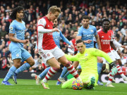 Bóng đá - Tranh cãi SAO Arsenal tố trọng tài thiên vị Man City, Ferdinand nổi điên với VAR