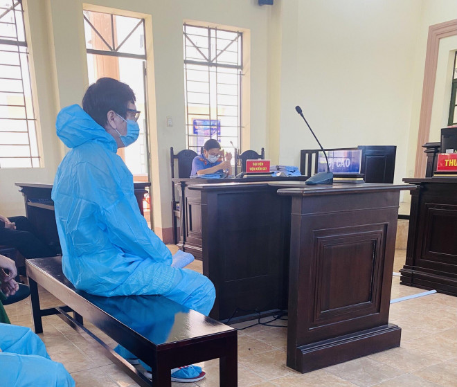 TAND TP Dĩ An xét xử vụ án chứa mại dâm ở cơ sở mát-xa Hoàng Thành (Ảnh: N.Q)