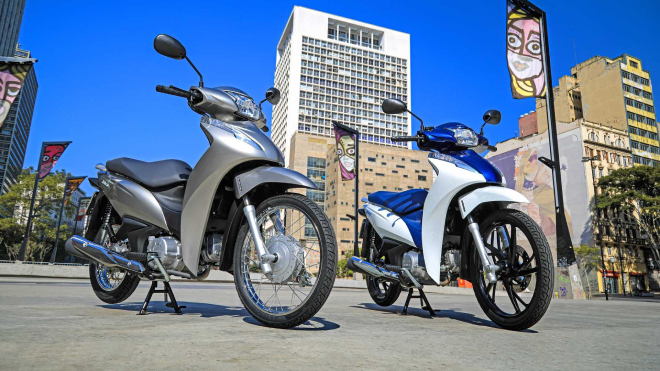 2022 Honda Biz 110i (trái) và Biz 125 (phải).