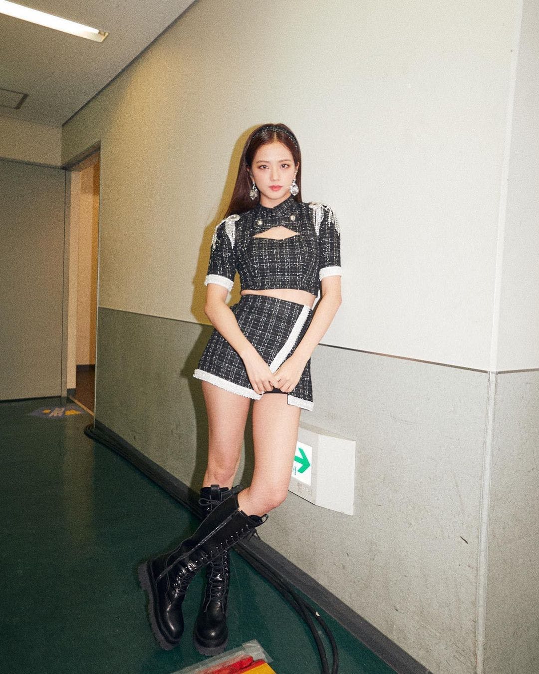 Những phong cách ấn tượng làm nên tên tuổi của cô nàng Jisoo của Blackpink - 6