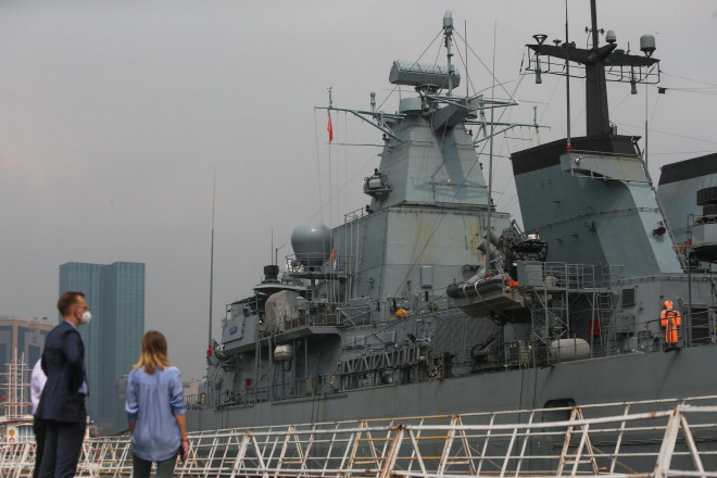 TP.HCM: Cận cảnh khinh hạm Bayern của Hải quân Đức cập cảng Nhà Rồng - hình ảnh 8