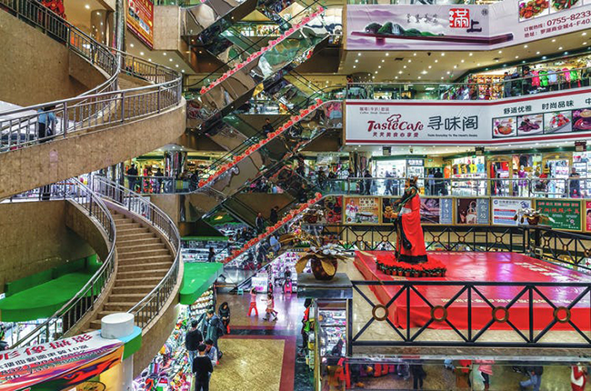 Đây là kỳ nghỉ dài nhất của Trung Quốc: Kỳ nghỉ Tết Nguyên Đán ở Trung Quốc thường kéo dài 15 ngày. Trong dịp này, người Trung Quốc chi cho việc mua sắm và ăn uống ở ngoài nhiều gấp đôi so với người Mỹ chi cho lễ Tạ ơn.
