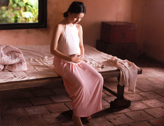Yếm &#34;không phòng hộ&#34;, đồ ngủ mỏng trong phim Việt dễ gây mất tập trung vì quá gợi cảm - hình ảnh 10