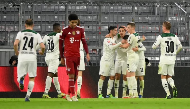 Gladbach tiếp tục gieo sầu cho Bayern Munich