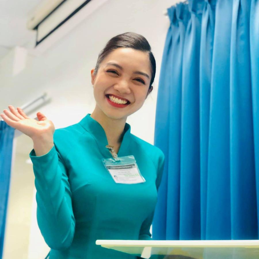 Tiếp viên hàng không Vietnam Airlines có vòng eo cực hấp dẫn Tiếp viên hàng không Vietnam Airlines có vòng eo cực hấp dẫn