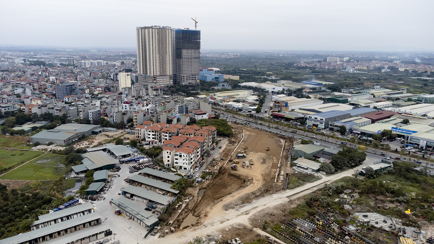 Dự án đầu tư xây dựng tuyến đường Vành đai 3,5 đoạn từ Đại lộ Thăng Long đến đường 32 là dự án hạ tầng quan trọng, kết nối phía Bắc và Nam sông Hồng, tạo vành đai phía Tây Hà Nội.