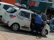 Tin tức trong ngày - Taxi “dù” An Tâm độc chiếm bệnh viện, vô tư &quot;chặt chém&quot; khách