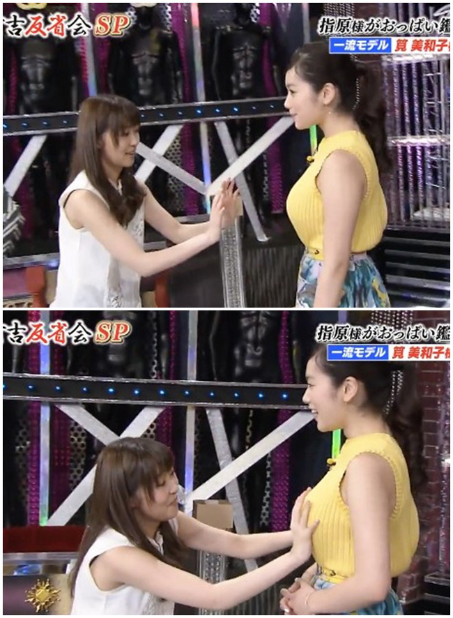 Thiên thần nội y showbiz Nhật bản Miwako Kakei để đàn chị Sashihara Rino vô tư đụng chạm vòng một ngay trên sân khấu.
