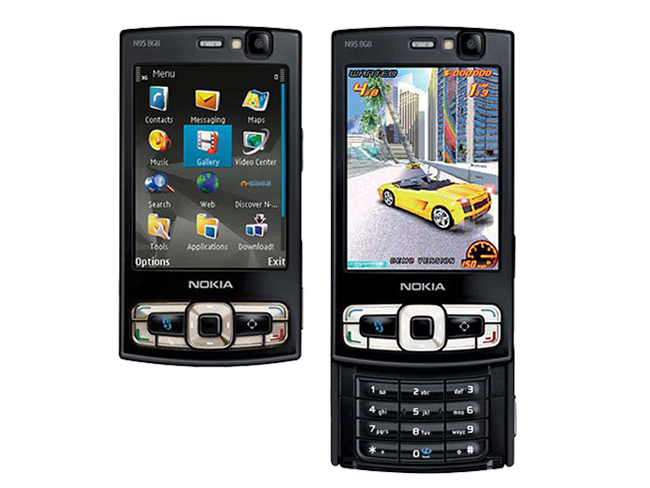 4. Nokia N95

Nokia N95 là “siêu phẩm” kết nối từ thương hiệu tên tuổi lớn nhất thị trường năm 2007. Với Wi-Fi, 3G, GPS và Bluetooth tích hợp, các tính năng của máy đã vượt xa iPhone. Được tích hợp đèn flash cạnh camera, màn hình trượt hai chiều và các nút điều khiển phương tiện, thiết bị rất giàu tính năng nhưng lại chưa giành được thành công lớn.
