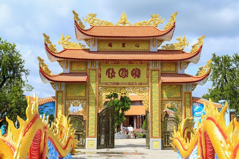 Nhà thờ Tổ 100 tỷ của Hoài Linh bị gọi tên khi “Tịnh thất Bồng Lai” bị tháo dỡ - hình ảnh 3