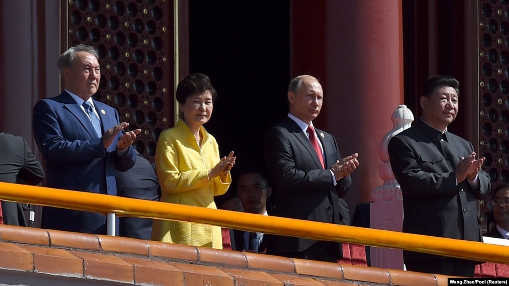Cựu lãnh đạo Kazakhstan&nbsp;Nazarbaev (trái) tham dự một sự kiện có sự góp mặt của Tổng thống Nga Vladimir Putin và Chủ tịch Trung Quóc Tập Cận Bình.