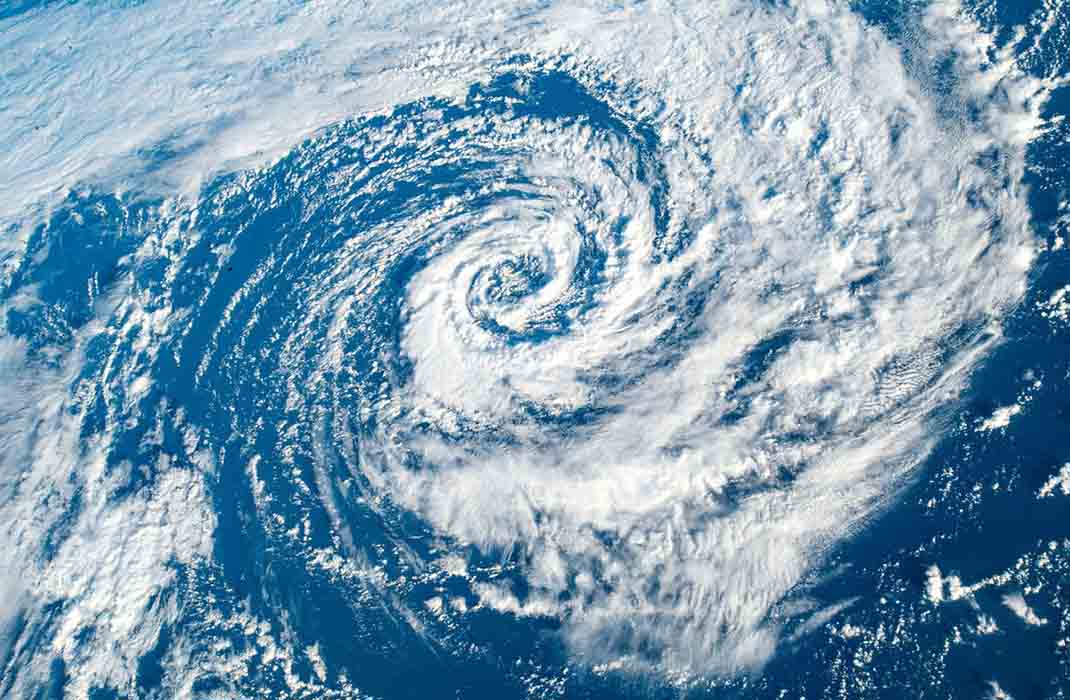 7. Một vòng xoáy mây trên ở Nam Thái Bình Dương xảy ra vào ngày 13 tháng 5 năm 2021.
