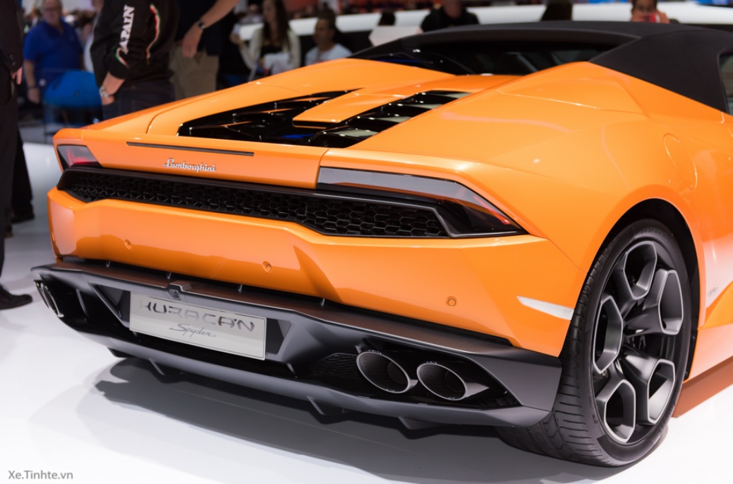 Được biết, mẫu xe này là phiên bản mui trần cỡ nhỏ của dòng siêu xe danh tiếng Lamborghini Huracan LP610-4.

