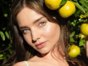 Làm đẹp - Miranda Kerr tôn thờ dòng mỹ phẩm chữa lành