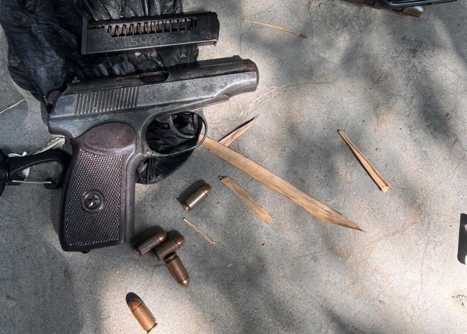 Công an thu giữ một khẩu súng