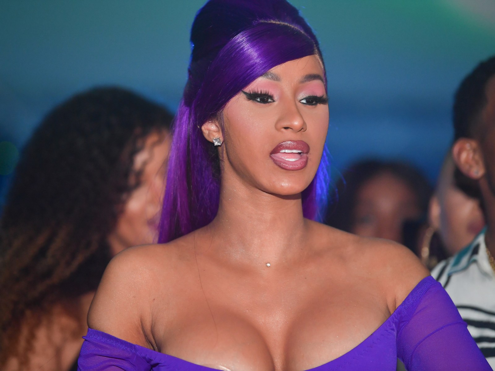 Cardi B cho biết cô muốn tự tử vì những lời vu khống