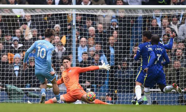 Kepa tỏa sáng ngăn cản Grealish ghi bàn cho Man City cuối hiệp 1