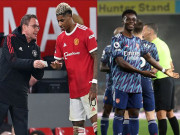 Bóng đá - Nghi vấn HLV Rangnick làm mất lòng &quot;sếp lớn&quot; MU, Arsenal &quot;tất tay&quot; cho Derby London (Clip 1 phút Bóng đá 24H)