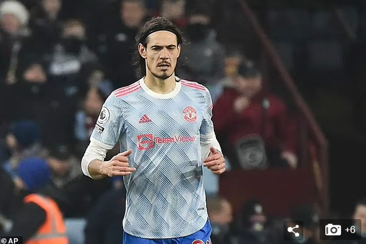 Cavani chơi vật vờ trên hàng công MU ở Villa Park